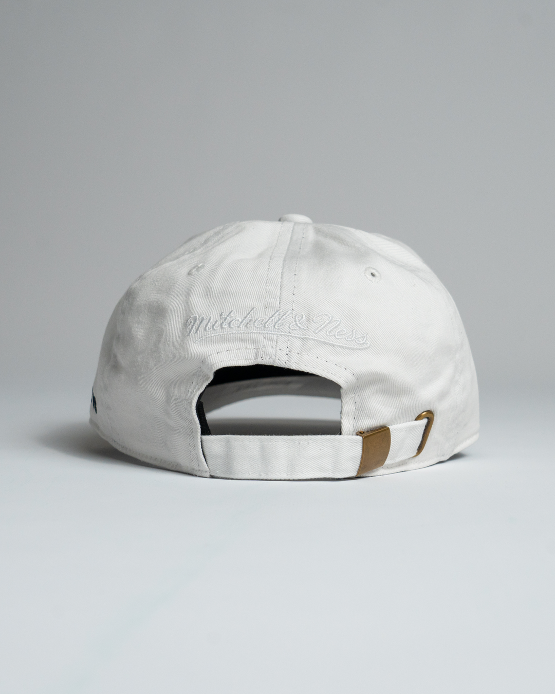 The Flow M&N Dad Cap in White